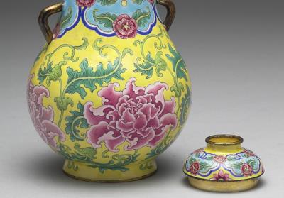 图片[3]-Painted enamel lidded jar with two handles, Qing dynasty, Qianlong reign (1736-1795)-China Archive